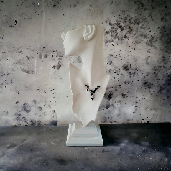 Elegant Hand Crafted Swarovski Crystal Illusion Beaded Necklace NWT - Picture 2 of 10